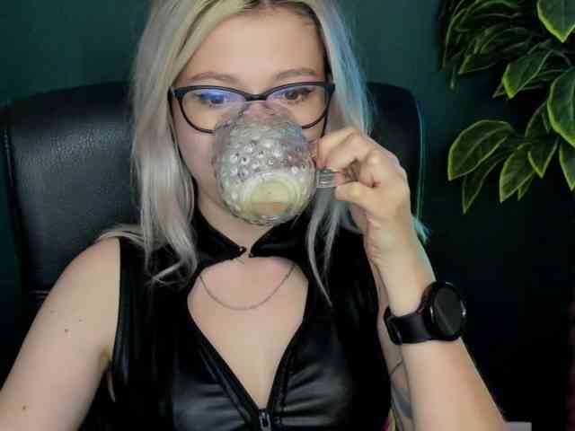 xxHeidiLove webcam