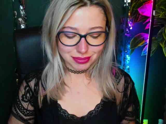 xxHeidiLove webcam