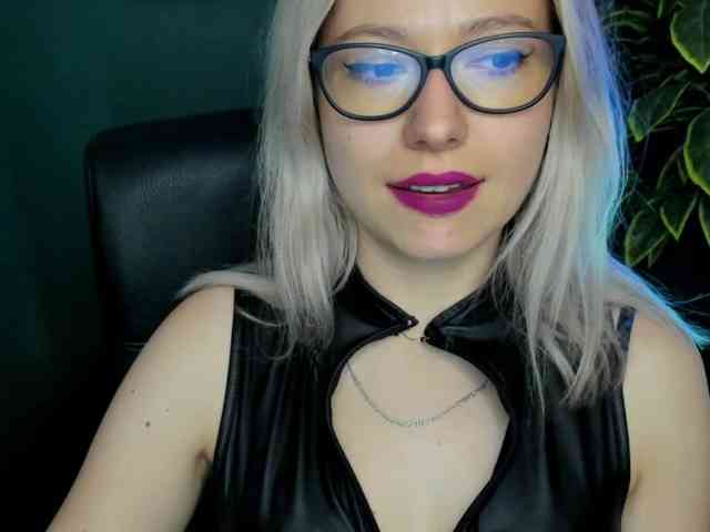 xxHeidiLove webcam