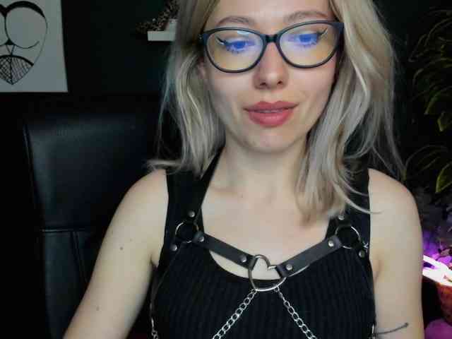 xxHeidiLove webcam