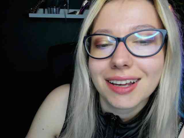 xxHeidiLove webcam