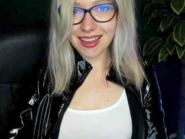 xxHeidiLove webcam