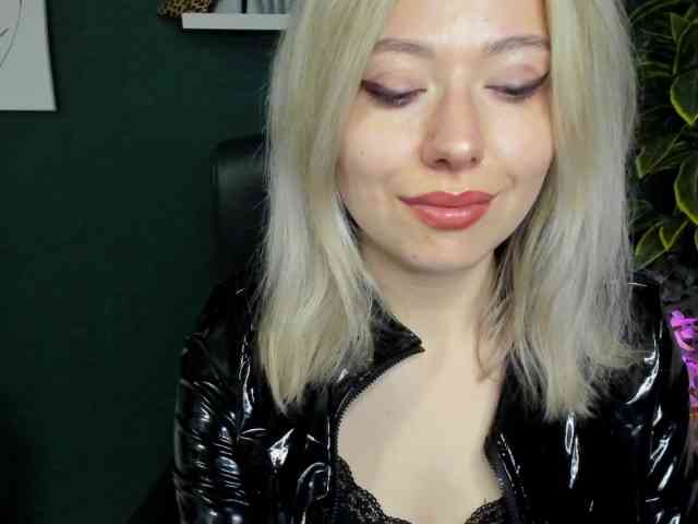 xxHeidiLove webcam