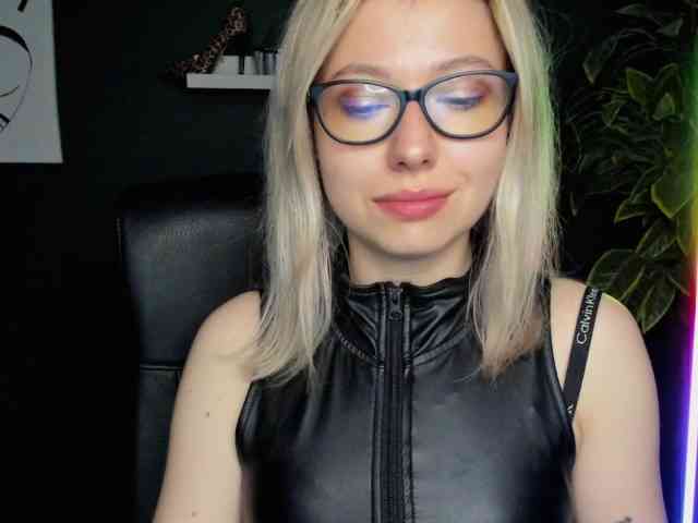 xxHeidiLove webcam