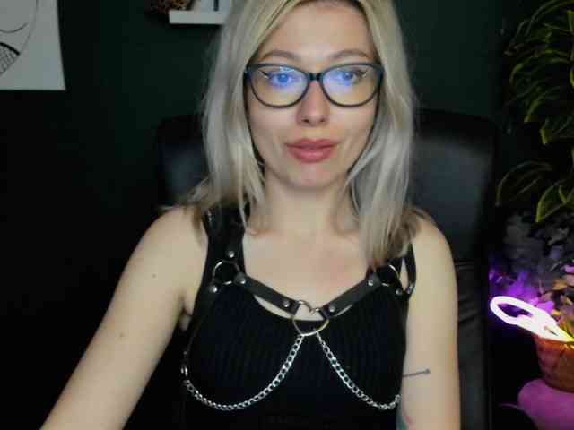 xxHeidiLove webcam