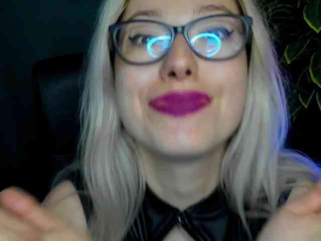 xxHeidiLove webcam