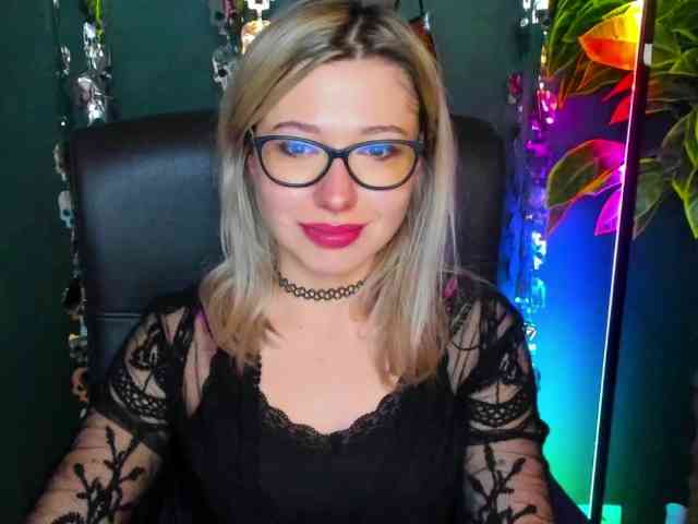 xxHeidiLove webcam