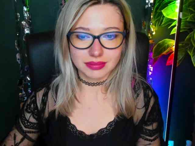 xxHeidiLove webcam