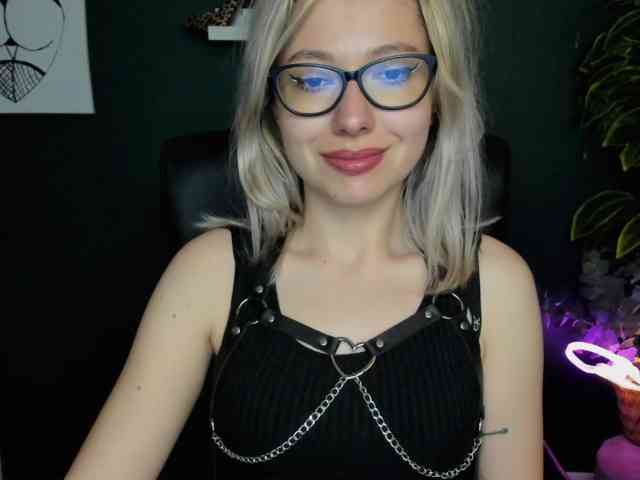 xxHeidiLove webcam