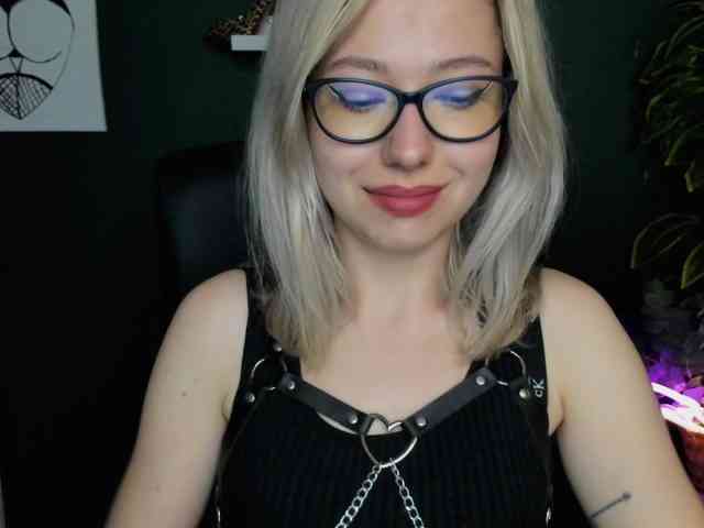 xxHeidiLove webcam