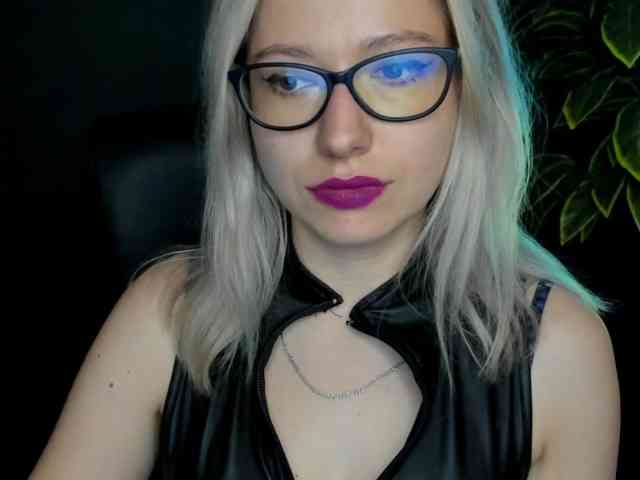 xxHeidiLove webcam