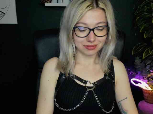 xxHeidiLove webcam