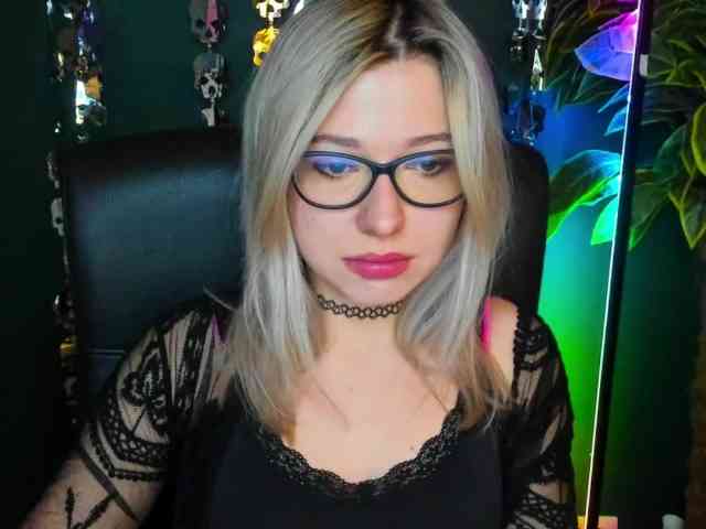 xxHeidiLove webcam