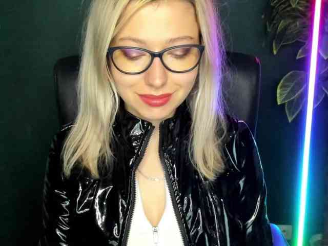 xxHeidiLove webcam