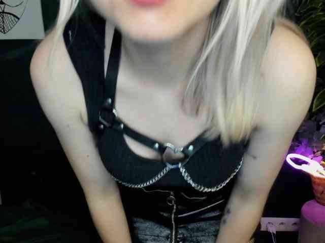 xxHeidiLove webcam