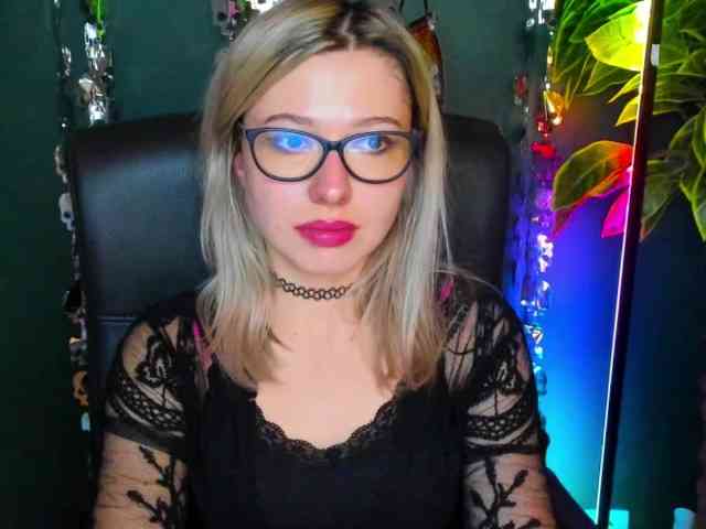 xxHeidiLove webcam