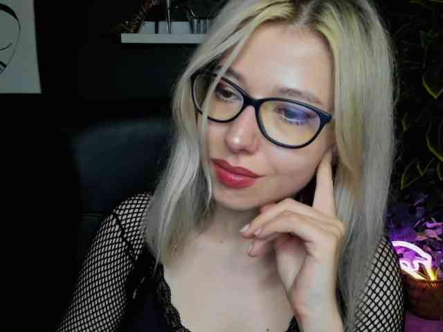 xxHeidiLove webcam