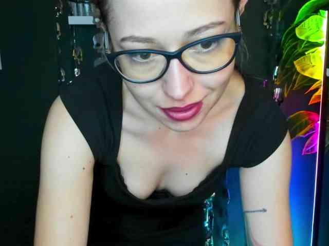 xxHeidiLove webcam
