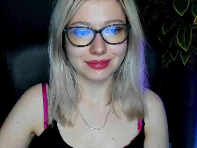 xxHeidiLove webcam
