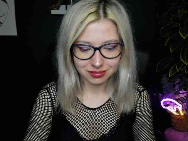 xxHeidiLove webcam