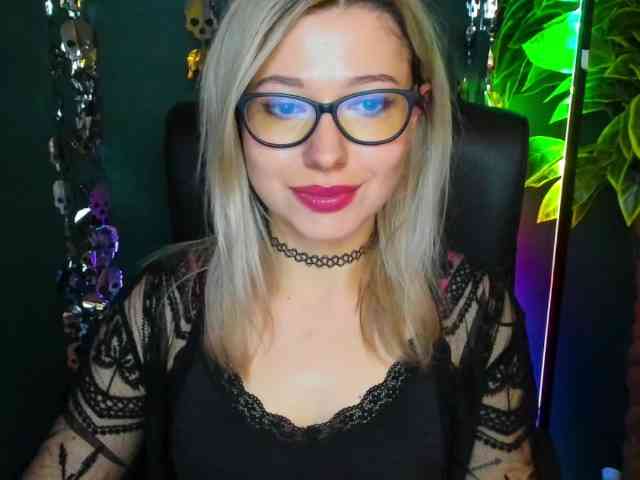 xxHeidiLove webcam