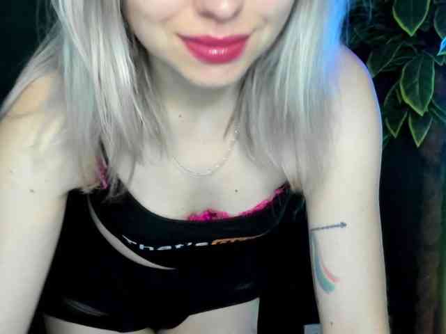 xxHeidiLove webcam