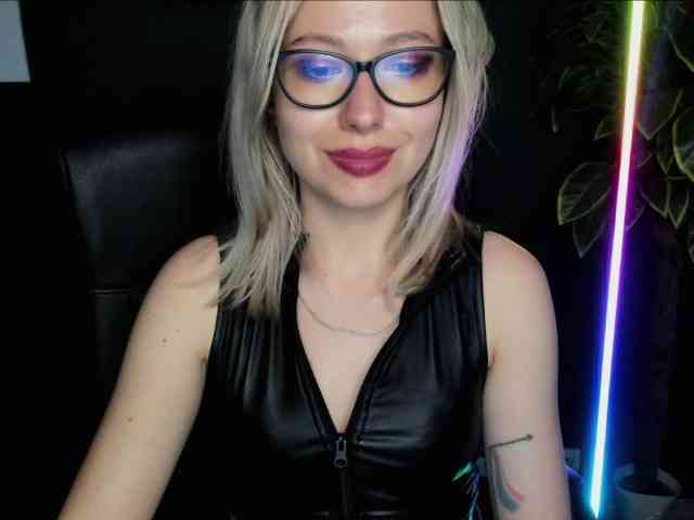 xxHeidiLove webcam