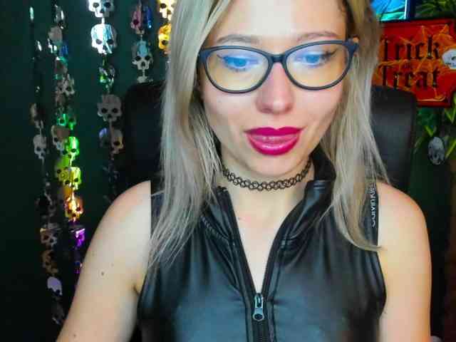 xxHeidiLove webcam