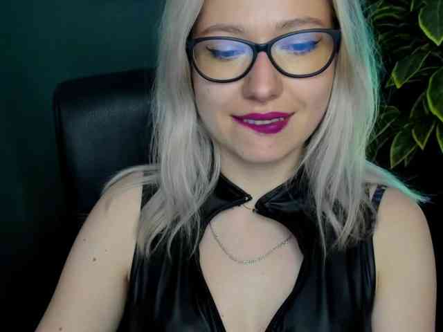 xxHeidiLove webcam
