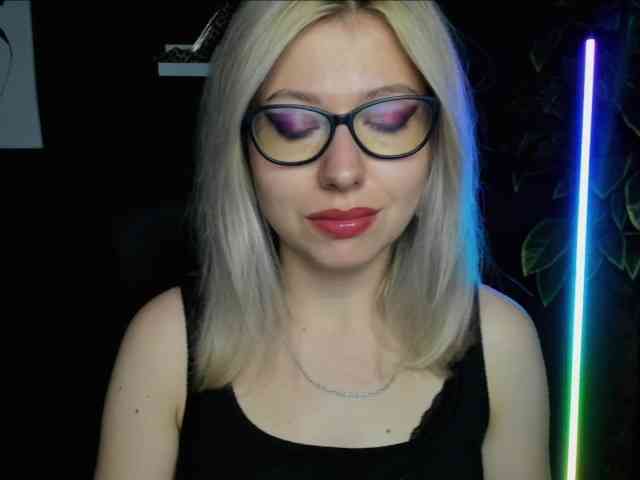 xxHeidiLove webcam