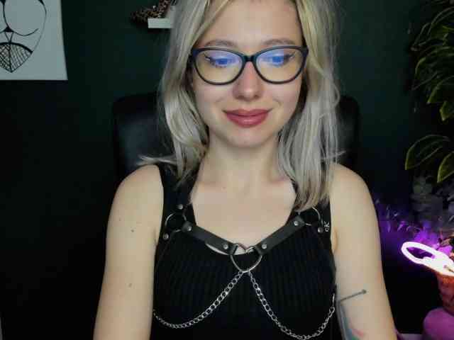 xxHeidiLove webcam
