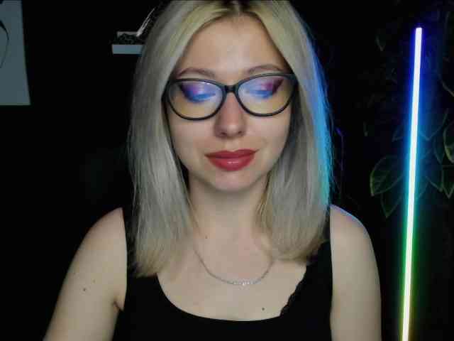 xxHeidiLove webcam