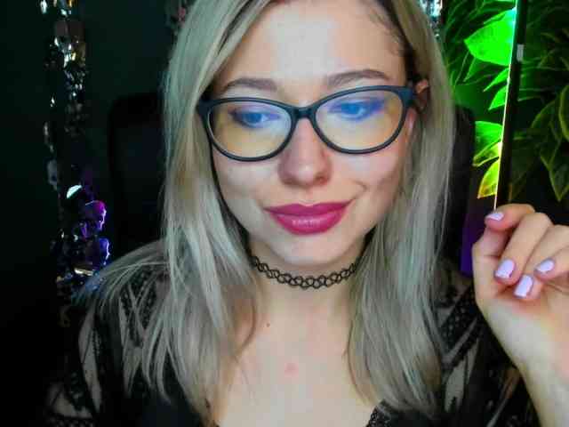 xxHeidiLove webcam