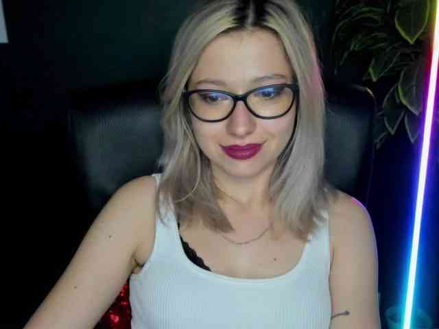 xxHeidiLove webcam