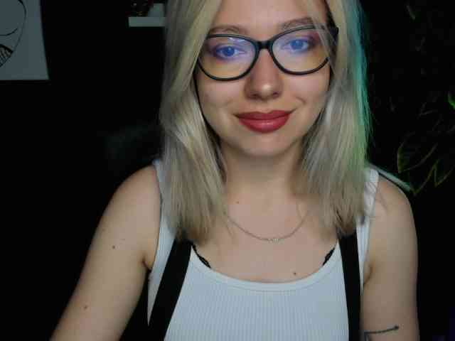 xxHeidiLove webcam