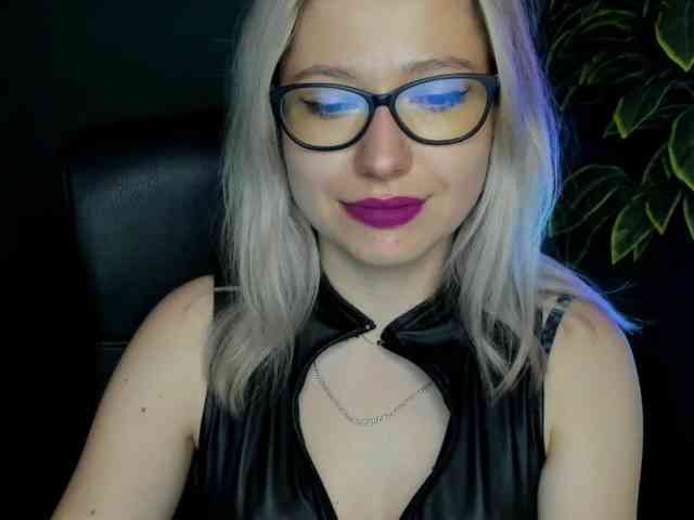 xxHeidiLove webcam