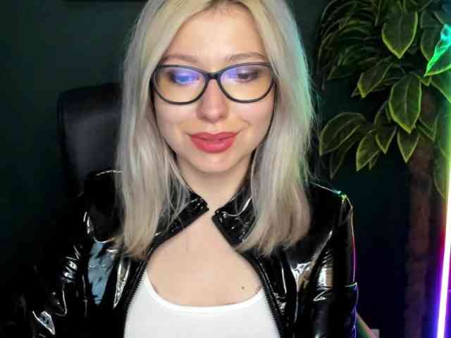 xxHeidiLove webcam