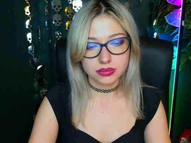 xxHeidiLove webcam