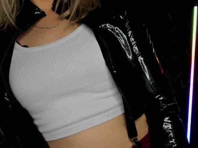 xxHeidiLove webcam