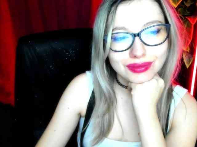 xxHeidiLove webcam