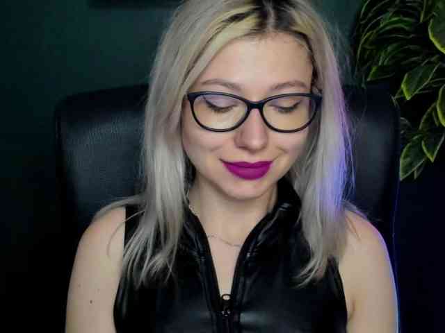 xxHeidiLove webcam