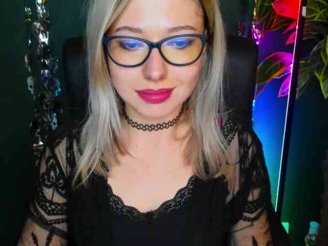 xxHeidiLove webcam