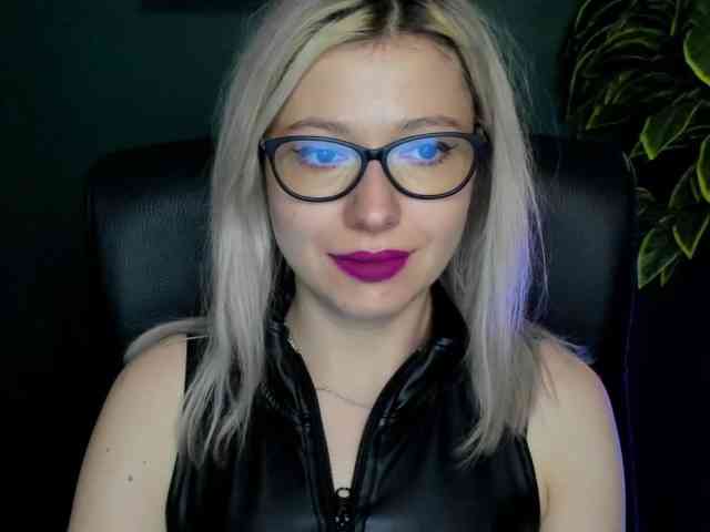 xxHeidiLove webcam