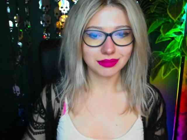 xxHeidiLove webcam