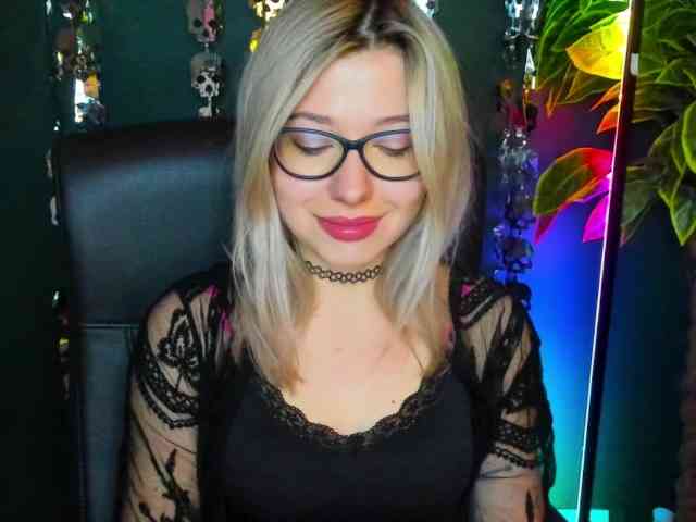 xxHeidiLove webcam