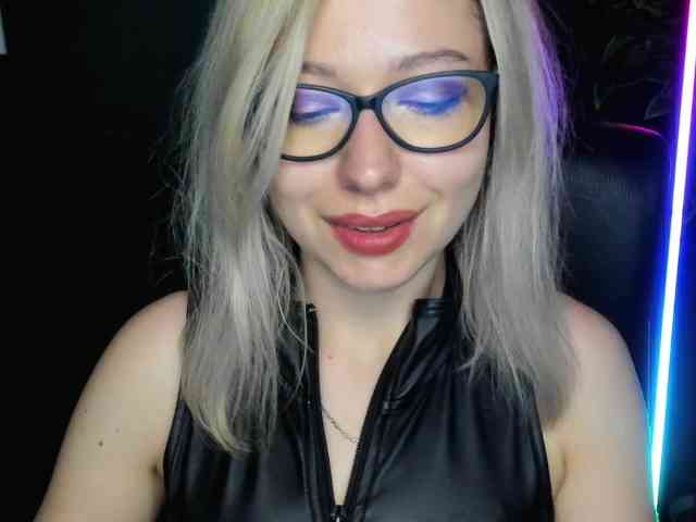 xxHeidiLove webcam