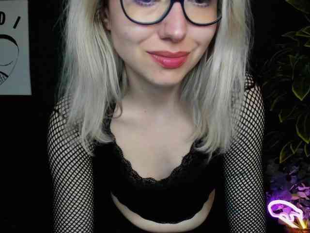 xxHeidiLove webcam