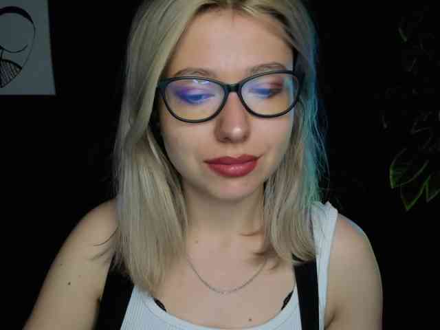 xxHeidiLove webcam