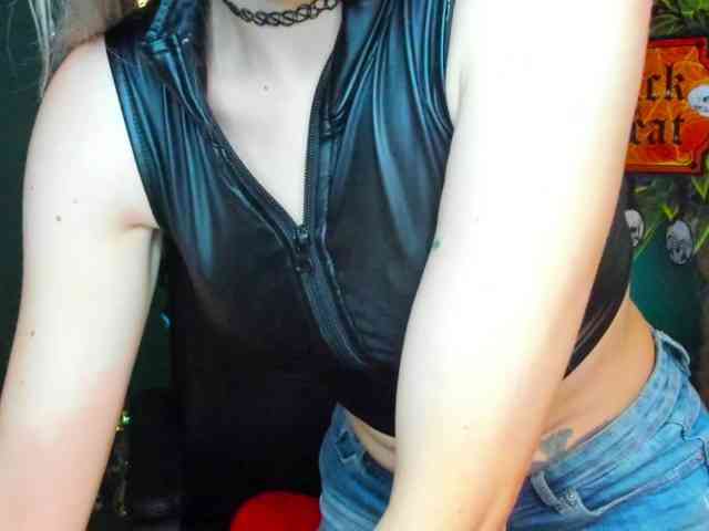 xxHeidiLove webcam