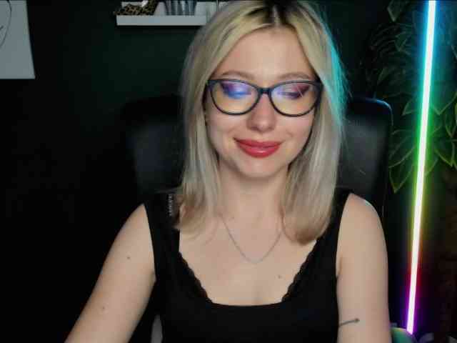 xxHeidiLove webcam